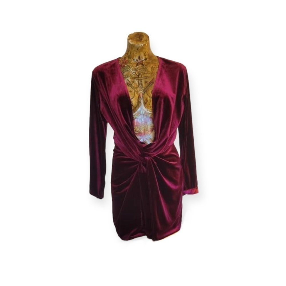 Lioness top red velvet small top nwt new